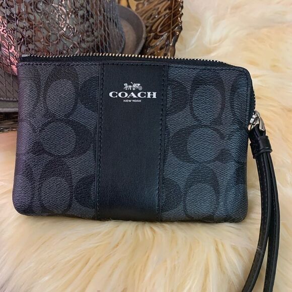 Coach Signature Wristlet Black - Picture 2 of 7